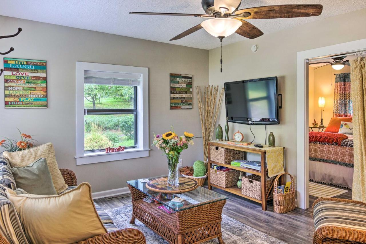 Shaw Creek Cottage With Fire Pit And Forest Views Hendersonville Exterior photo