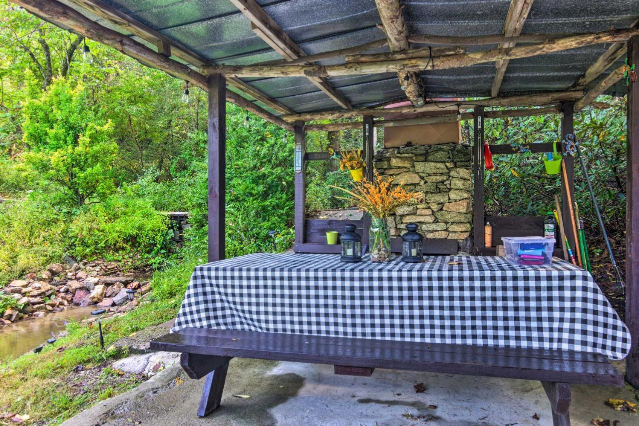 Shaw Creek Cottage With Fire Pit And Forest Views Hendersonville Exterior photo
