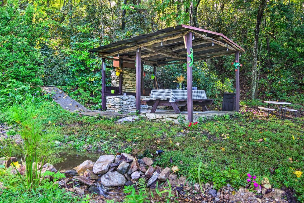 Shaw Creek Cottage With Fire Pit And Forest Views Hendersonville Exterior photo