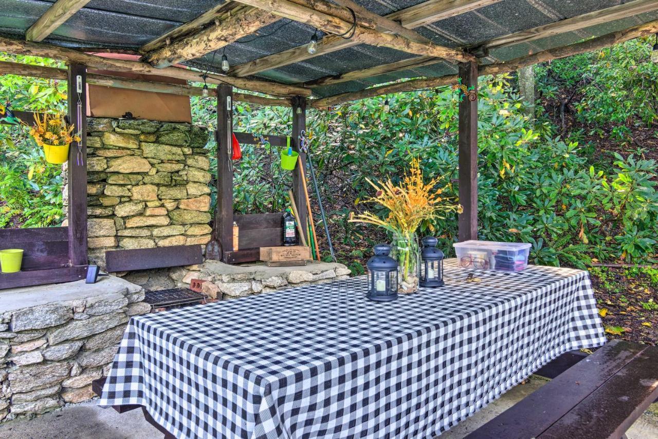 Shaw Creek Cottage With Fire Pit And Forest Views Hendersonville Exterior photo